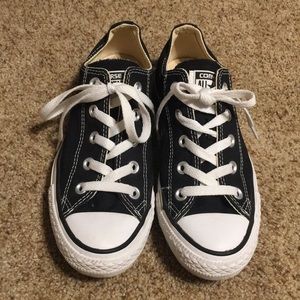 Black converse men’s size 4/women’s size 6